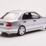 Mercedes C36 AMG W202 Srebrny Otto 1:18 - image 2 of 6