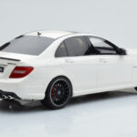 Mercedes C63 AMG W204 Biały GT Spirit 1:18 - image 2 of 6