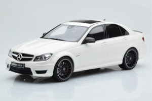 Mercedes C63 AMG W204 Biały GT Spirit 1:18