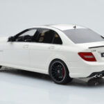 Mercedes C63 AMG W204 Biały GT Spirit 1:18 - image 5 of 6