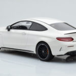 Mercedes C63S AMG C205 Coupe Biały GT Spirit 1:18 - image 5 of 6