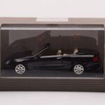 Mercedes CLK A209 Kabriolet Obsidian Czarny Metaliczny Minichamps 1:43 - image 4 of 4