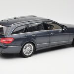 Mercedes E-Class S212 T-Model Tenorit Szary Metallic Minichamps 1:18 B66962447 - image 3 of 8