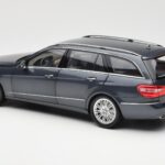 Mercedes E-Class S212 T-Model Tenorit Szary Metallic Minichamps 1:18 B66962447 - image 7 of 8