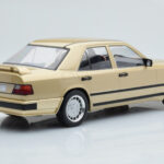 Mercedes E-Class W124 Tuning Beżowy MCG 1:18 - image 2 of 6