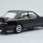 Mercedes E-Class W124 Tuning Czarny MCG 1:18 - image 2 of 6
