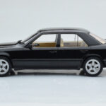 Mercedes E-Class W124 Tuning Czarny MCG 1:18 - image 3 of 6