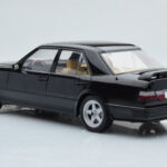 Mercedes E-Class W124 Tuning Czarny MCG 1:18 - image 5 of 6