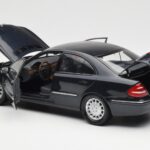 Mercedes E-Class W211 Niebieski Metallic Kyosho 1:18 B66962147 - image 5 of 8