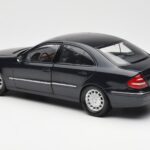 Mercedes E-Class W211 Niebieski Metallic Kyosho 1:18 B66962147 - image 7 of 8