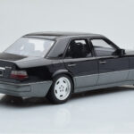 Mercedes E60 AMG W124 Czarny Otto 1:18 - image 2 of 6