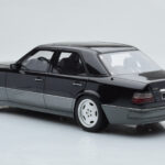 Mercedes E60 AMG W124 Czarny Otto 1:18 - image 5 of 6