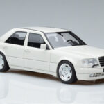 Mercedes E60 AMG W124 Biały Otto 1:18 - image 4 of 6