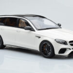 Mercedes AMG E63 S S213 T-Model Biały GT Spirit 1:18 - image 4 of 6