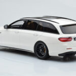 Mercedes AMG E63 S S213 T-Model Biały GT Spirit 1:18 - image 5 of 6