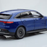 Mercedes EQC 400 Brilliant Niebieski NZG 1:18 - image 3 of 8