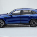Mercedes EQC 400 Brilliant Niebieski NZG 1:18 - image 4 of 8