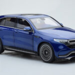 Mercedes EQC 400 Brilliant Niebieski NZG 1:18 - image 6 of 8