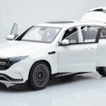 Mercedes EQC 400 Diamond Biały NZG 1:18 - image 2 of 8