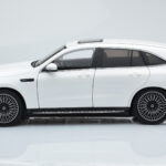 Mercedes EQC 400 Diamond Biały NZG 1:18 - image 4 of 8