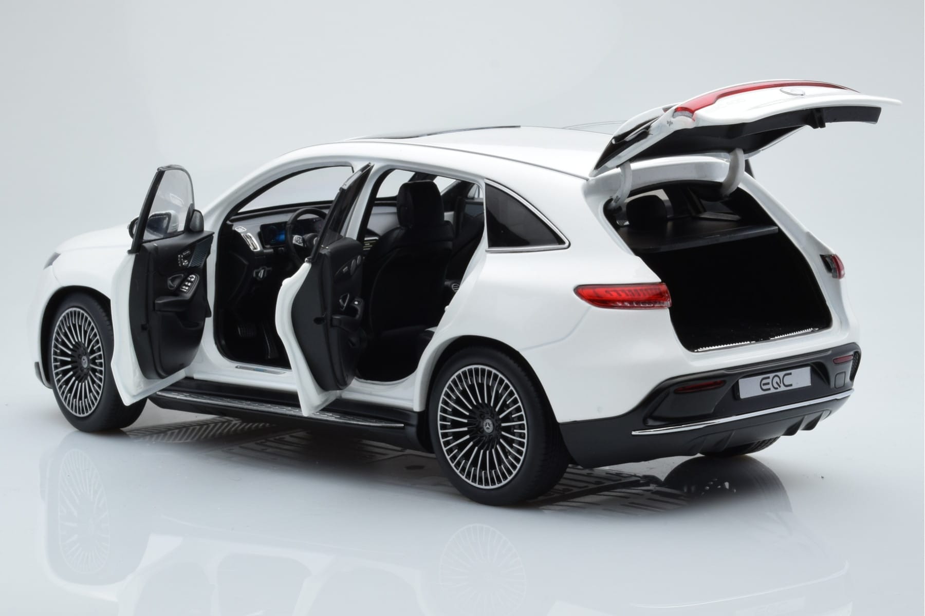Mercedes EQC 400 Diamond Biały NZG 1:18 B66963756 Metal — zdjęcie 5 z 8