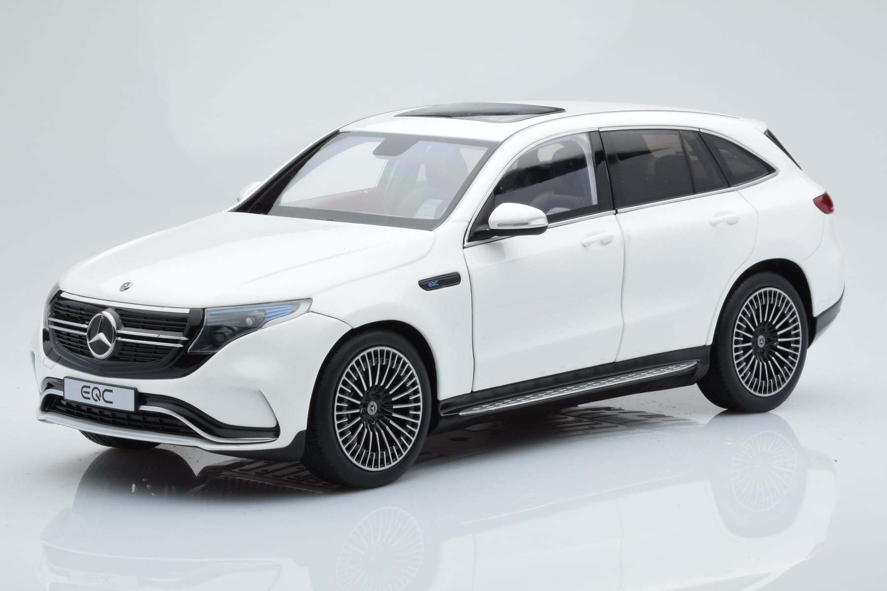 Mercedes EQC 400 Diamond Biały NZG 1:18 B66963756 Metal