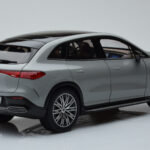 Mercedes EQE SUV X294 AMG Line Alpine Szary NZG 1:18 - image 3 of 8