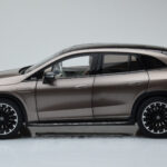 Mercedes EQE SUV X294 AMG Line Velvet Brązowy NZG 1:18 - image 4 of 8