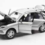 Mercedes M-Class W166 Iridium Srebrny Metalic Minichamps 1:18 B66960064 - image 2 of 8