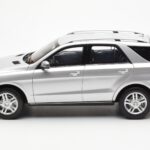 Mercedes M-Class W166 Iridium Srebrny Metalic Minichamps 1:18 B66960064 - image 4 of 8