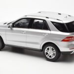 Mercedes M-Class W166 Iridium Srebrny Metalic Minichamps 1:18 B66960064 - image 7 of 8