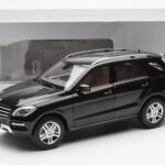 Mercedes M-Class W166 Obsidian Czarny Metalic Minichamps 1:18 B66960063 - image 8 of 8