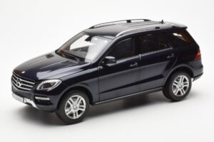 Mercedes M-Class W166 Tansanite Niebieski Metalic Minichamps 1:18 B66960065