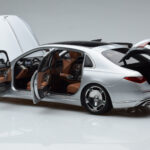 Mercedes Maybach S600 W222 V12 Biturbo Hightech Srebrny Almost Real 1:18 - image 8 of 12