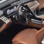 Mercedes Maybach S600 W222 V12 Biturbo Hightech Srebrny Almost Real 1:18 - image 10 of 12