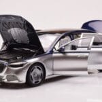 Mercedes Maybach S680 W223 Nautical Niebieski Cirrus Srebrny Almost Real 1:18 - image 2 of 8