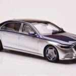 Mercedes Maybach S680 W223 Nautical Niebieski Cirrus Srebrny Almost Real 1:18 - image 6 of 8