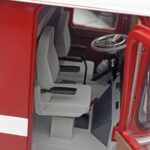 Mercedes O317 Porsche Transporter Czerwony CMR 1:18 - image 11 of 12