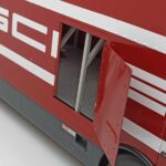 Mercedes O317 Porsche Transporter Czerwony CMR 1:18 - image 10 of 12