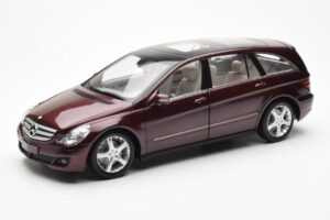 Mercedes R-Class W251 Czerwony Metaliczny Minichamps 1:18 150034602