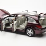 Mercedes R-Class W251 Czerwony Metaliczny Minichamps 1:18 - image 5 of 8
