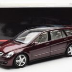 Mercedes R-Class W251 Czerwony Metaliczny Minichamps 1:18 - image 8 of 8