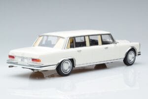 Mercedes S-Class 600 W100 LWB Pullman Biały MCG 1:18 MCG18188 Metal — zdjęcie 2 z 6