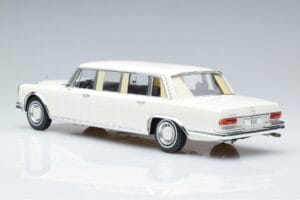 Mercedes S-Class 600 W100 LWB Pullman Biały MCG 1:18 MCG18188 Metal — zdjęcie 5 z 6