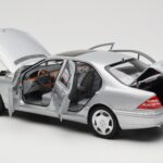 Mercedes S600 W220 Srebrny Metaliczny Norev 1:18 - image 5 of 8