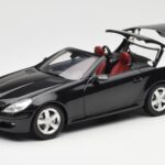 Mercedes SLK R171 Obsidian Czarny Metallic Minichamps 1:18 B66962319 - image 2 of 9