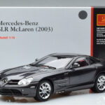 Mercedes SLR McLaren Czarny CMC 1:18 - image 10 of 10