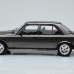 Mercedes W123 AMG 280 Szary Otto 1:18 - image 3 of 6