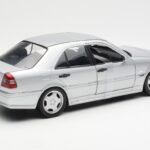 Mercedes C36 AMG W202 Srebrny UT Models 1:18 - image 2 of 6