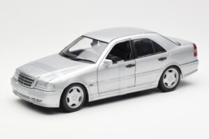 Mercedes C36 AMG W202 Srebrny UT Models 1:18